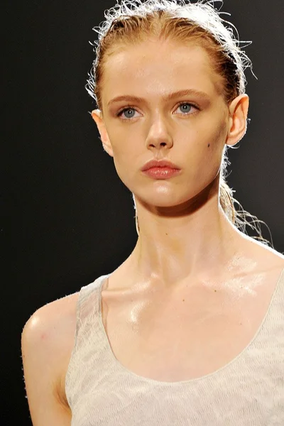 Look 28